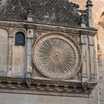kirche-chartres-uhr kirche-chartres-uhr